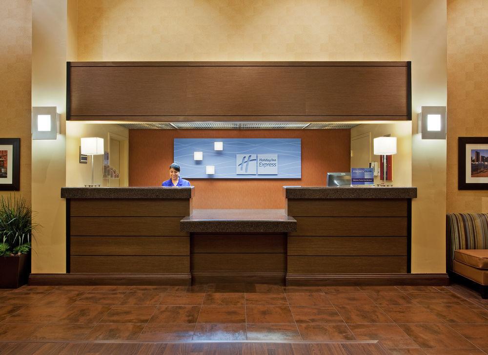Holiday Inn Express Hotel & Suites Belmont By Ihg Exterior foto