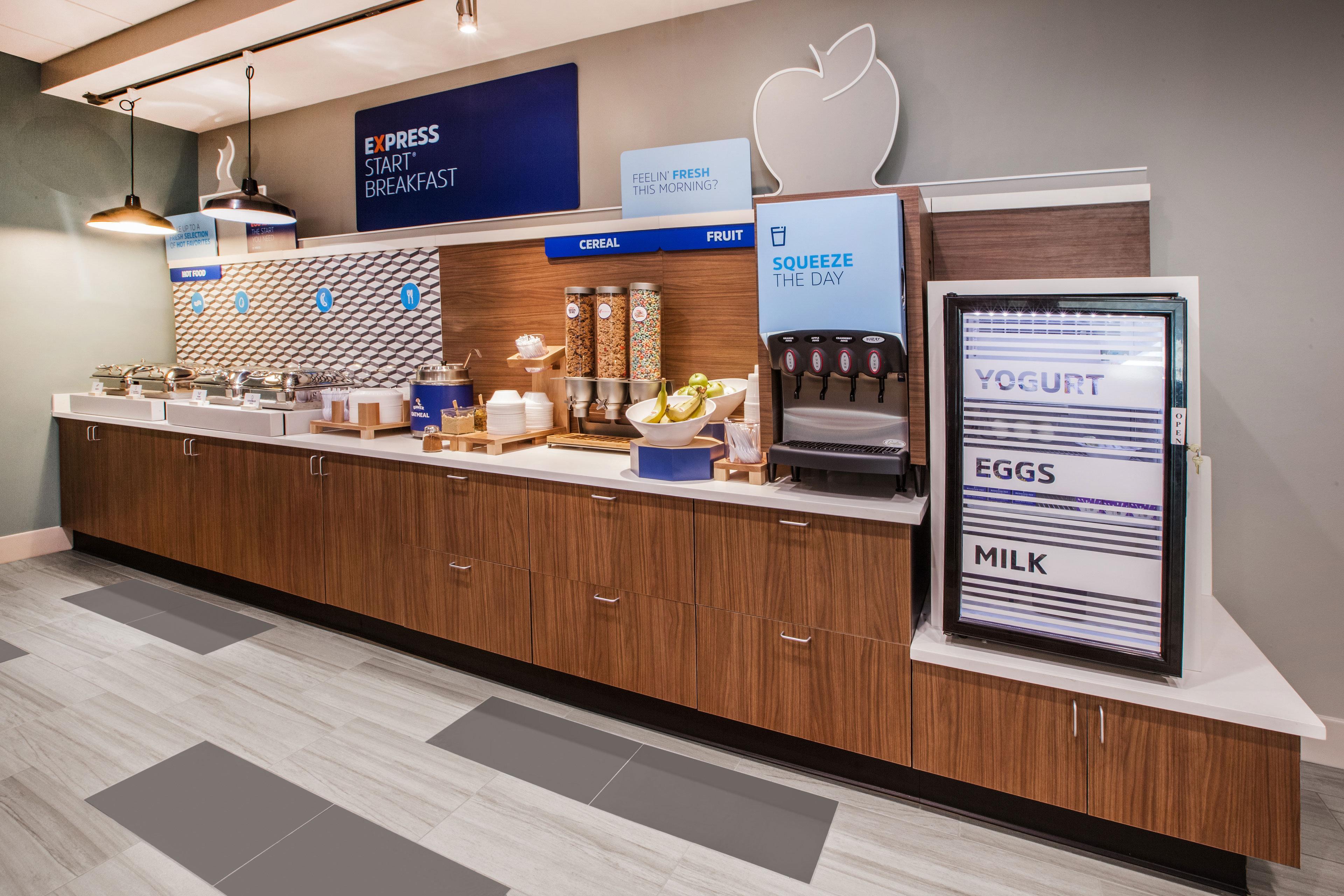 Holiday Inn Express Hotel & Suites Belmont By Ihg Exterior foto