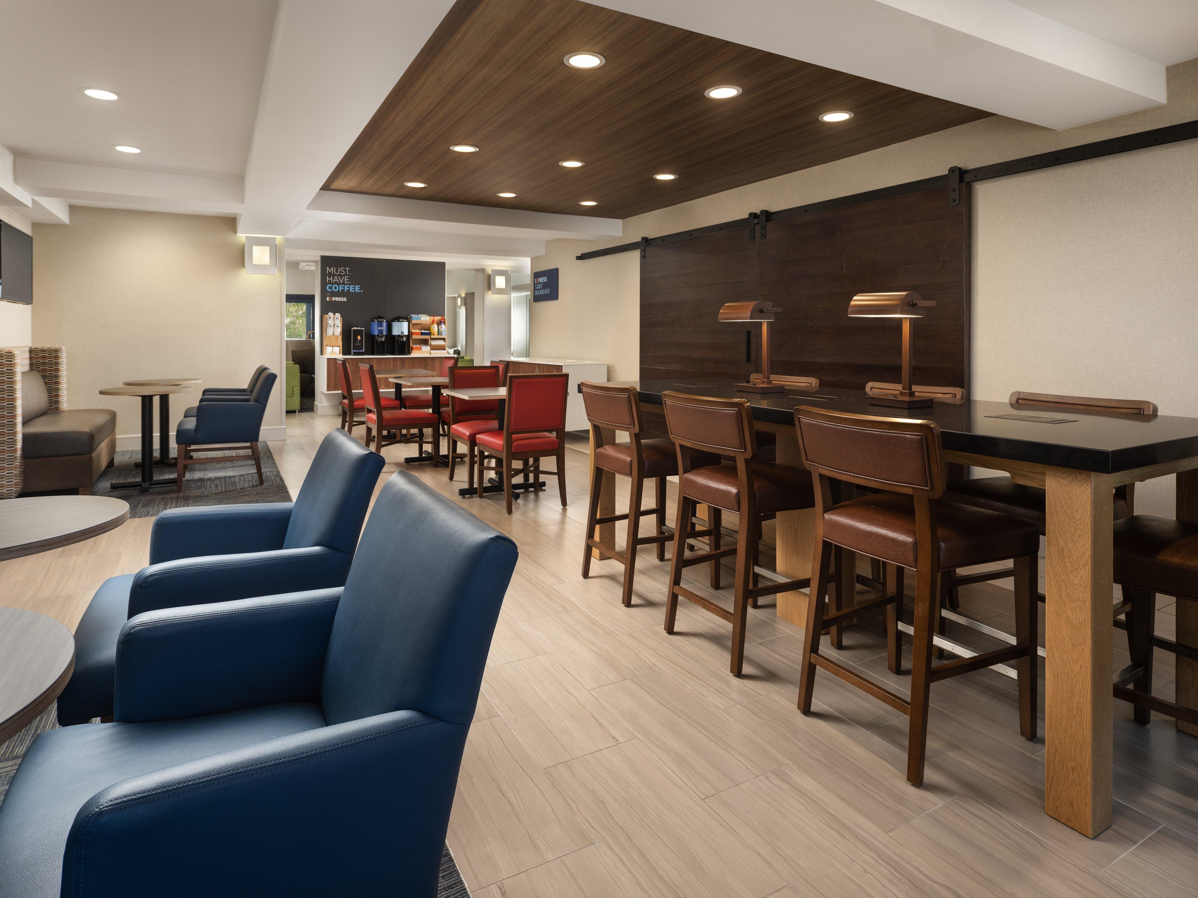 Holiday Inn Express Hotel & Suites Belmont By Ihg Exterior foto