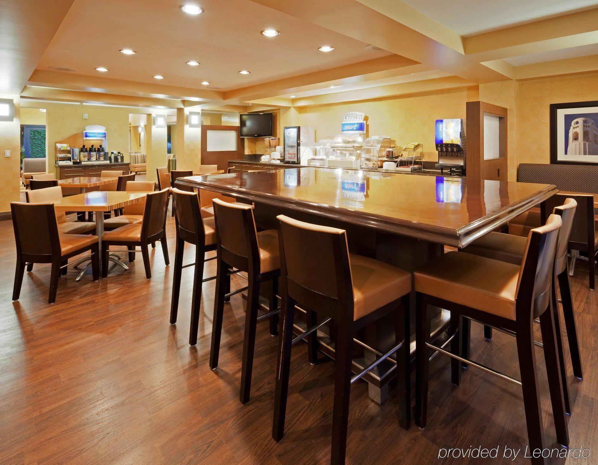 Holiday Inn Express Hotel & Suites Belmont By Ihg Restaurante foto