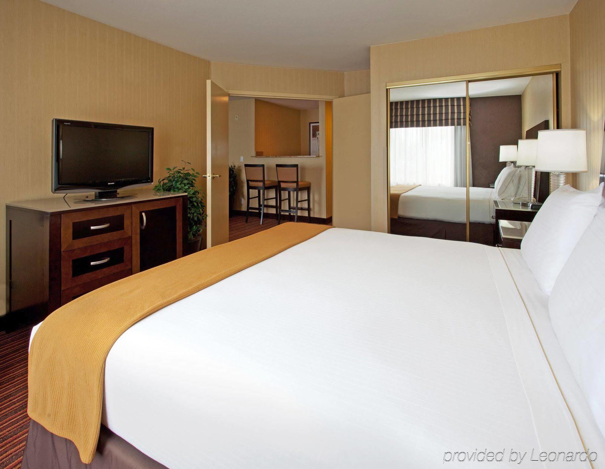 Holiday Inn Express Hotel & Suites Belmont By Ihg Exterior foto