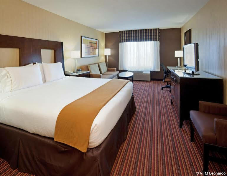Holiday Inn Express Hotel & Suites Belmont By Ihg Exterior foto